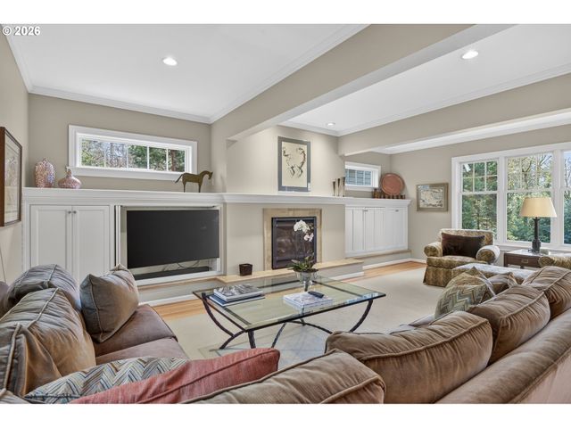 13220 S IRON MOUNTAIN Blvd, Portland, OR 97219