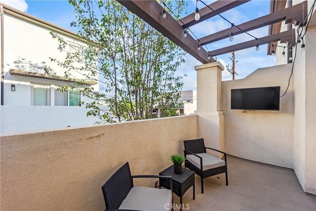 116 N 6th B, Montebello, CA 90640