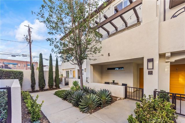 116 N 6th B, Montebello, CA 90640