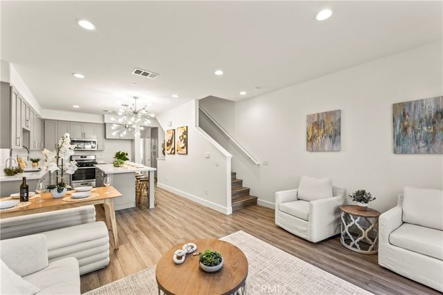 116 N 6th B, Montebello, CA 90640
