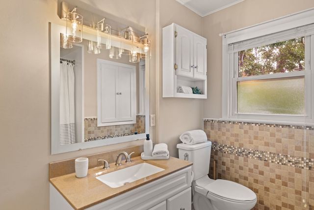 2236 Olympia Drive, Bettendorf, IA 52722