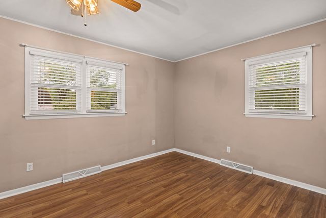 2236 Olympia Drive, Bettendorf, IA 52722