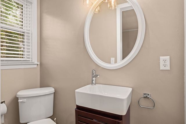 2236 Olympia Drive, Bettendorf, IA 52722