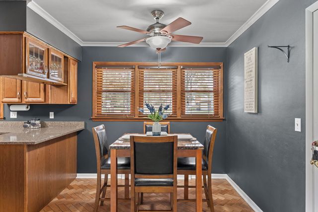 2236 Olympia Drive, Bettendorf, IA 52722