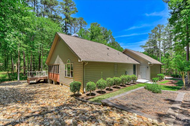 406 Charles Place, Mc Cormick, SC 29835