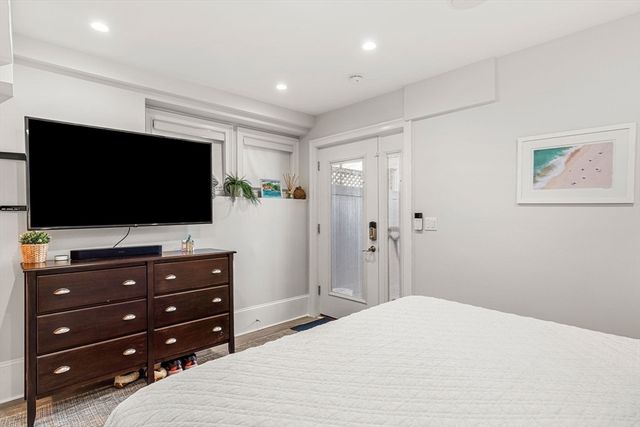 530 E Broadway A, Boston, MA 02127