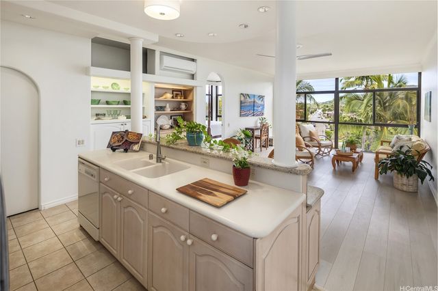 1030 Aoloa Place 410A, Kailua, HI 96734