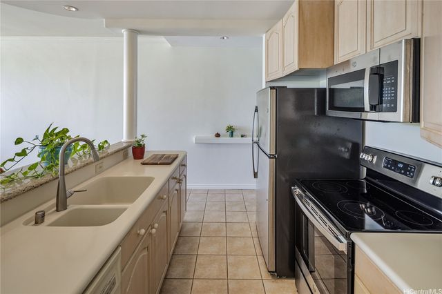 1030 Aoloa Place 410A, Kailua, HI 96734