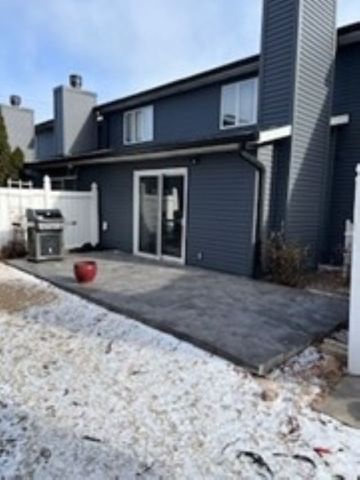 5954 Crow Valley Park Drive, Davenport, IA 52807