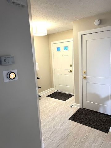 5954 Crow Valley Park Drive, Davenport, IA 52807