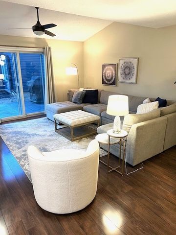 5954 Crow Valley Park Drive, Davenport, IA 52807