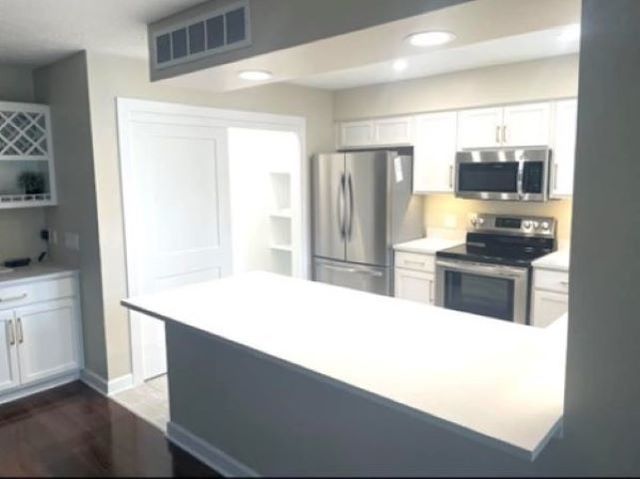 5954 Crow Valley Park Drive, Davenport, IA 52807