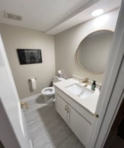 5954 Crow Valley Park Drive, Davenport, IA 52807