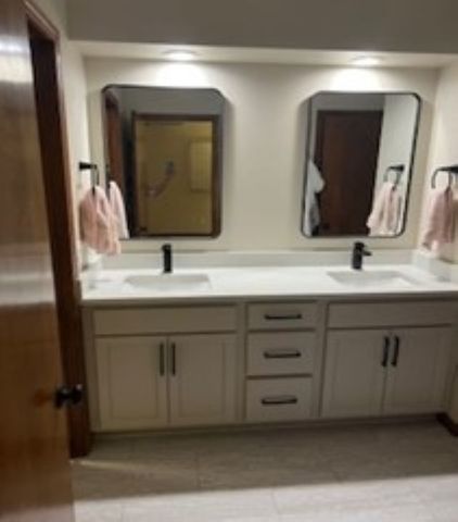 5954 Crow Valley Park Drive, Davenport, IA 52807