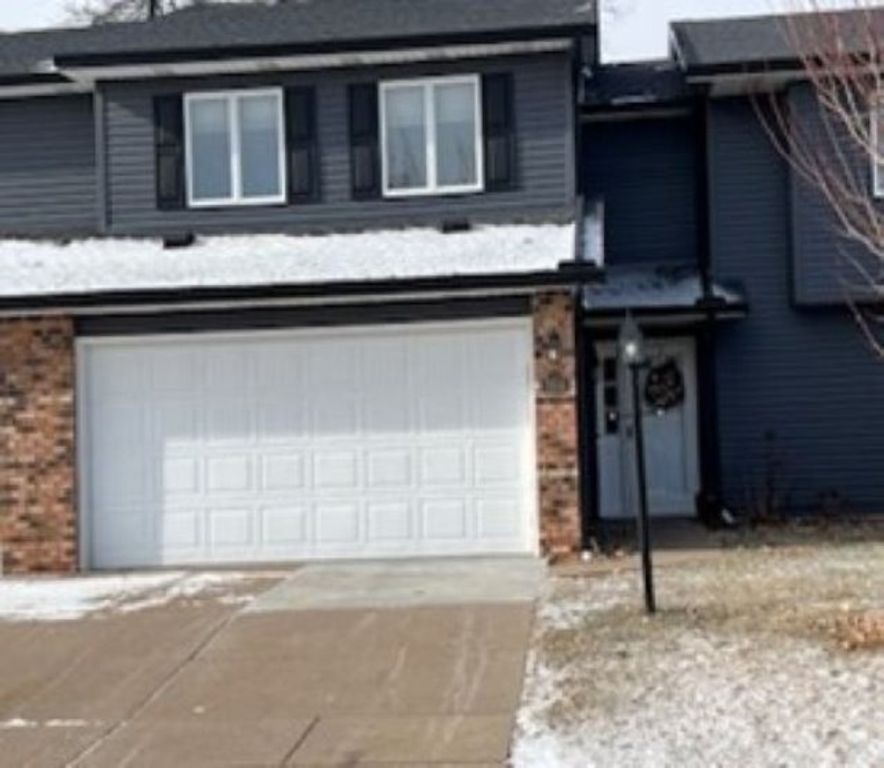 5954 Crow Valley Park Drive, Davenport, IA 52807