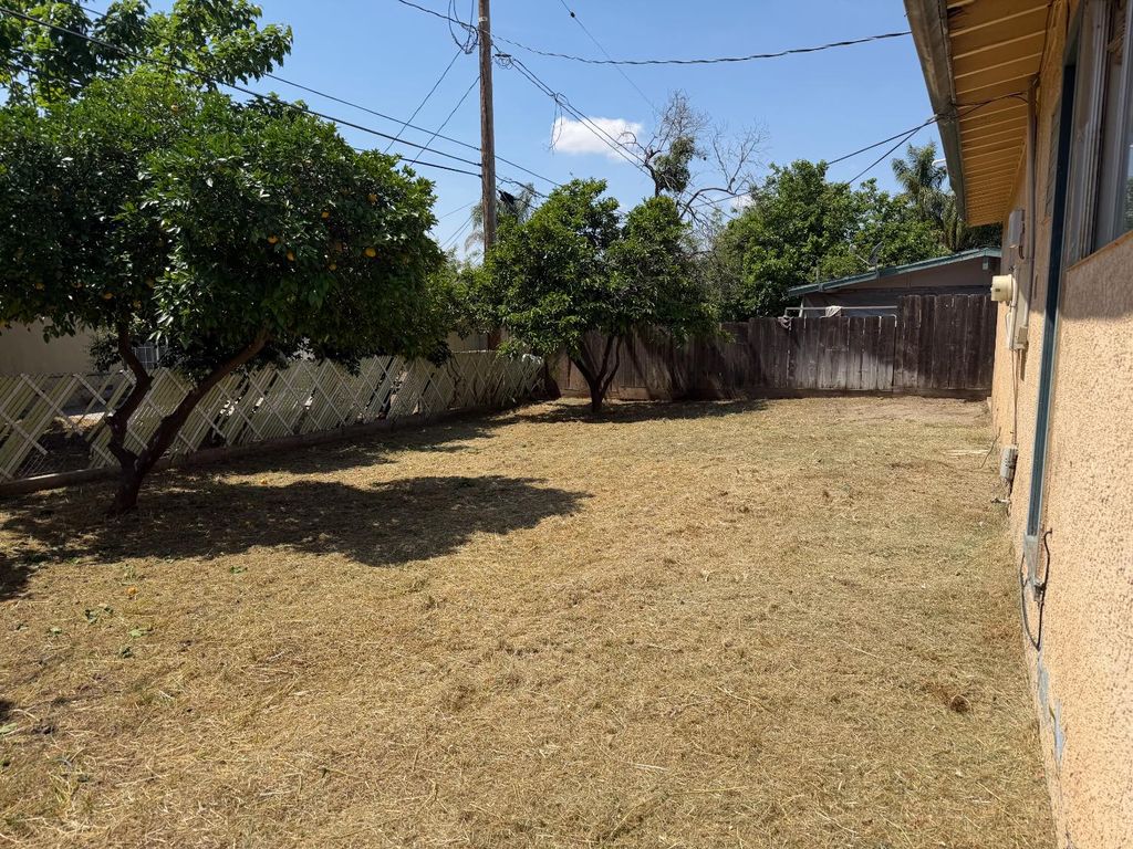 Image 2 of property listing at 877 E Thurman Avenue, Porterville, CA 93257