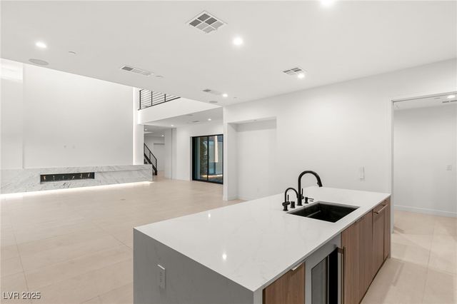 7385 Heron Canyon Court, Las Vegas, NV 89117