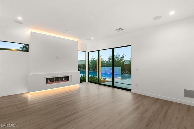 7385 Heron Canyon Court, Las Vegas, NV 89117