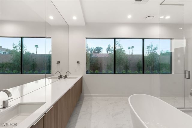 7385 Heron Canyon Court, Las Vegas, NV 89117