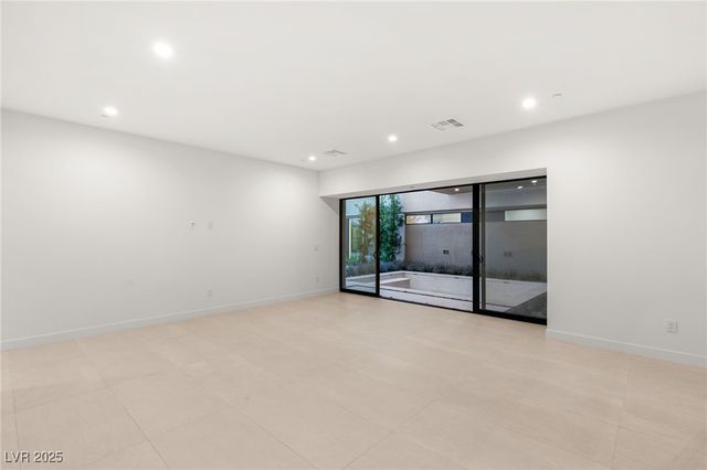 7385 Heron Canyon Court, Las Vegas, NV 89117