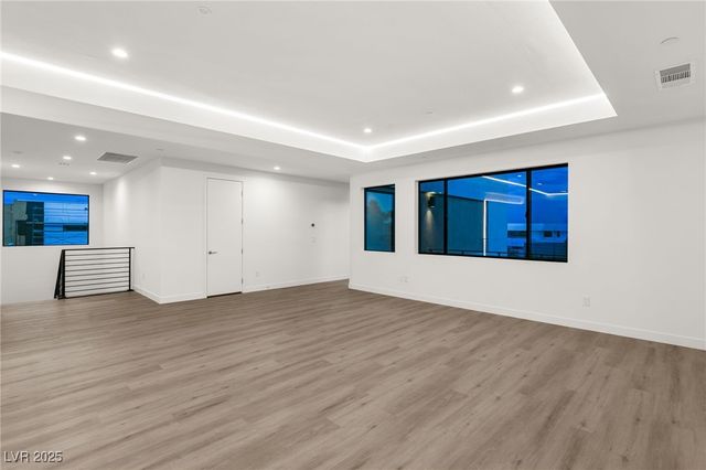 7385 Heron Canyon Court, Las Vegas, NV 89117