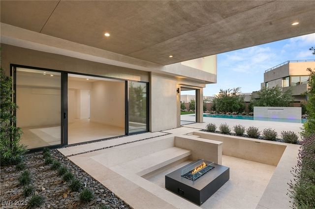 7385 Heron Canyon Court, Las Vegas, NV 89117