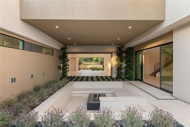 7385 Heron Canyon Court, Las Vegas, NV 89117