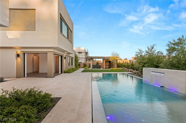 7385 Heron Canyon Court, Las Vegas, NV 89117