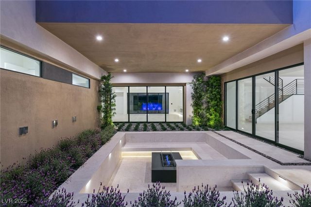 7385 Heron Canyon Court, Las Vegas, NV 89117