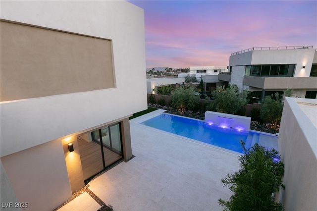 7385 Heron Canyon Court, Las Vegas, NV 89117