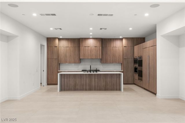 7385 Heron Canyon Court, Las Vegas, NV 89117