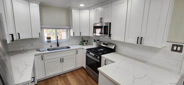 8587 Alpine Ave, La Mesa, CA 91941