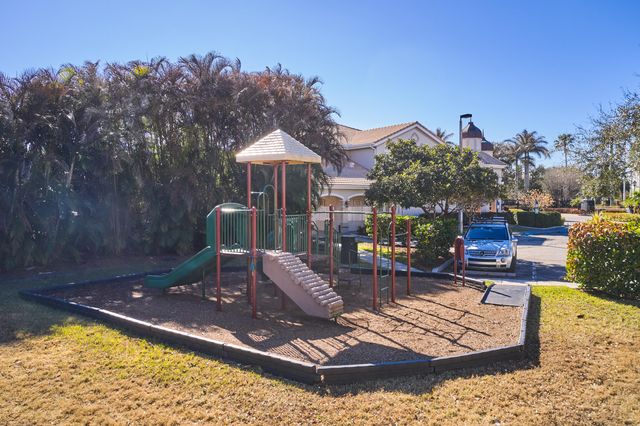 140 SW Peacock Blvd Apt 21-202 St, Port St Lucie, FL 34986