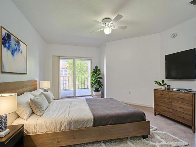 140 SW Peacock Blvd Apt 21-202 St, Port St Lucie, FL 34986