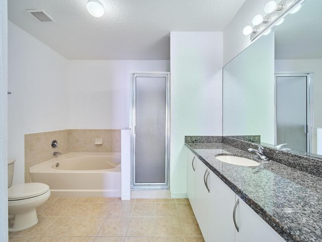 140 SW Peacock Blvd Apt 21-202 St, Port St Lucie, FL 34986