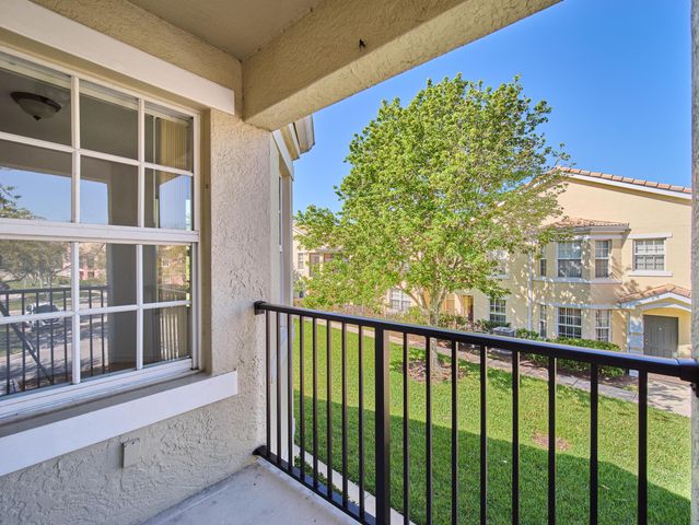 140 SW Peacock Blvd Apt 21-202 St, Port St Lucie, FL 34986