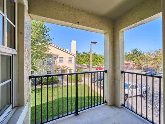 140 SW Peacock Blvd Apt 21-202 St, Port St Lucie, FL 34986