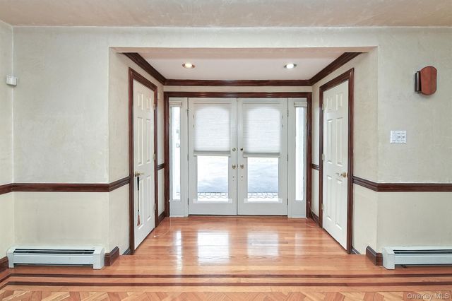 17 Susan Lane, Dix Hills, NY 11746