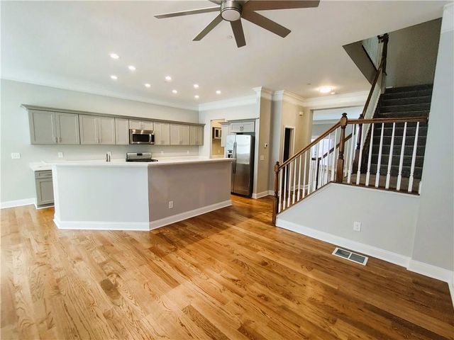 211 Creekway Crossing SE, Smyrna, GA 30082