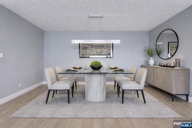 2 Claridge Drive 7KE, Verona, NJ 07044