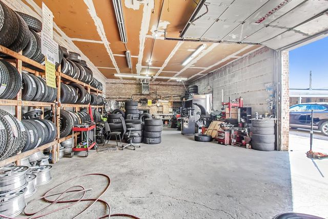 2628-34 W Touhy Avenue, Chicago, IL 60645