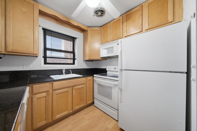 503 Sheridan Road 3B, Evanston, IL 60202