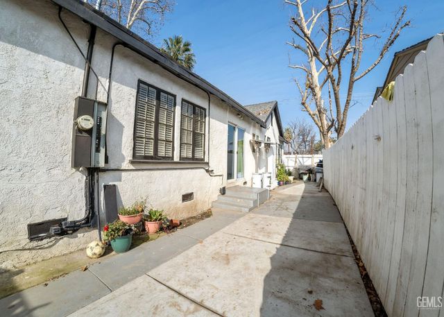 2019 Brundage Lane, Bakersfield, CA 93304