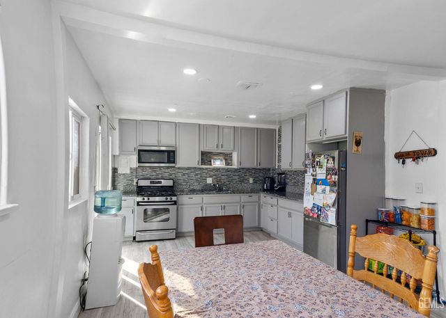 2019 Brundage Lane, Bakersfield, CA 93304