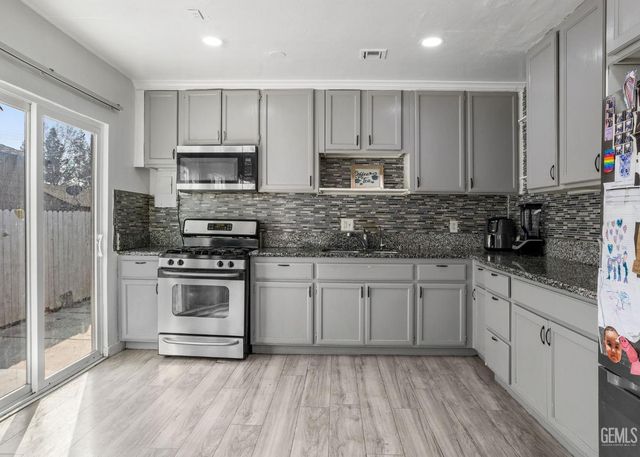 2019 Brundage Lane, Bakersfield, CA 93304