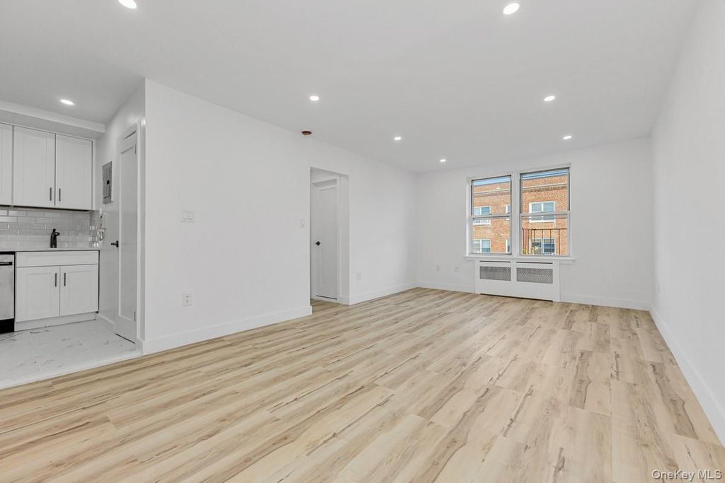 67-14 108th Street 6D, Forest Hills, NY 11375 — photo 2