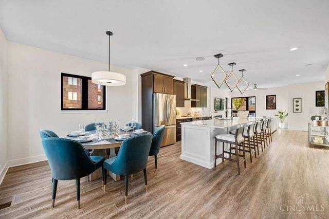 6227 W Station Court Drive, Cincinnati, OH 45224