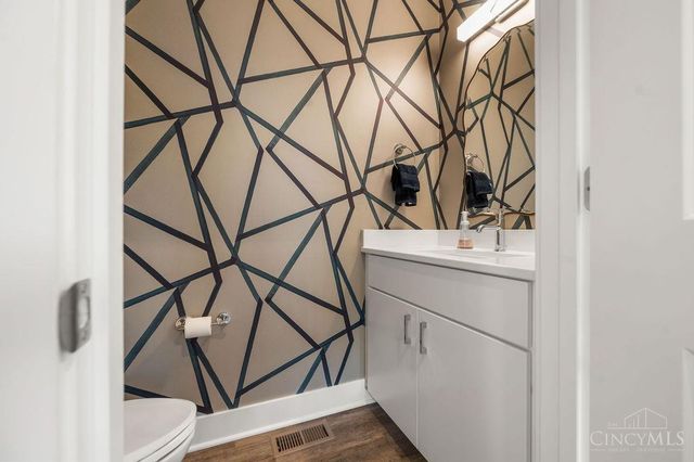 6227 W Station Court Drive, Cincinnati, OH 45224