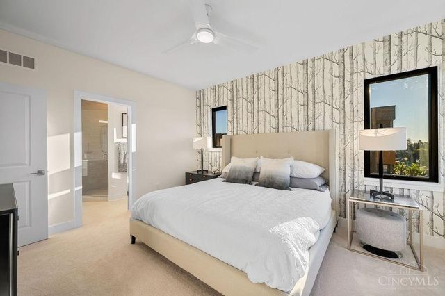 6227 W Station Court Drive, Cincinnati, OH 45224