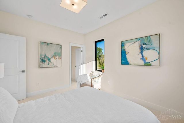 6227 W Station Court Drive, Cincinnati, OH 45224